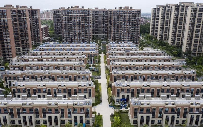 中国各地今年纷纷松绑房地产调控政策，但受经济增长放缓等影响，楼市仍处于低迷状态。（彭博社）