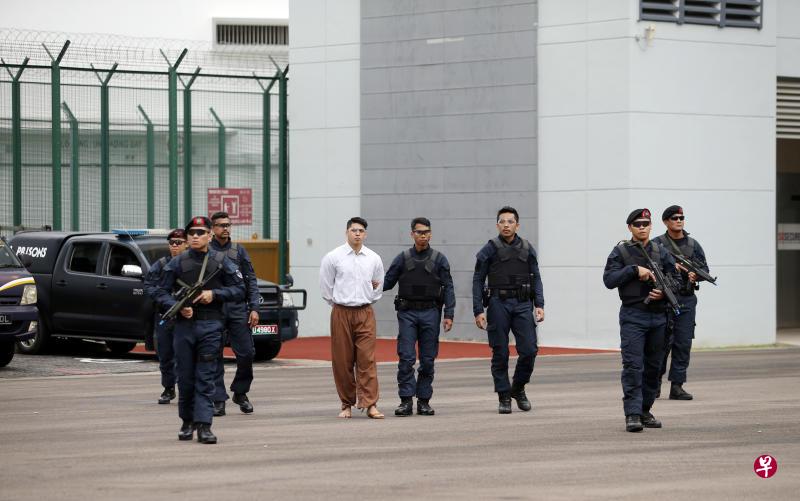 视频 当高风险囚犯需要押送出监狱,新加坡监狱署特遣部队(singapore