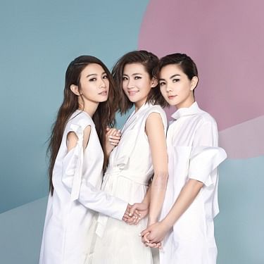 S.H.E.于2001年成立,并在2007年凭借《中国话》打开了在华人乐坛的知名度。(互联网)