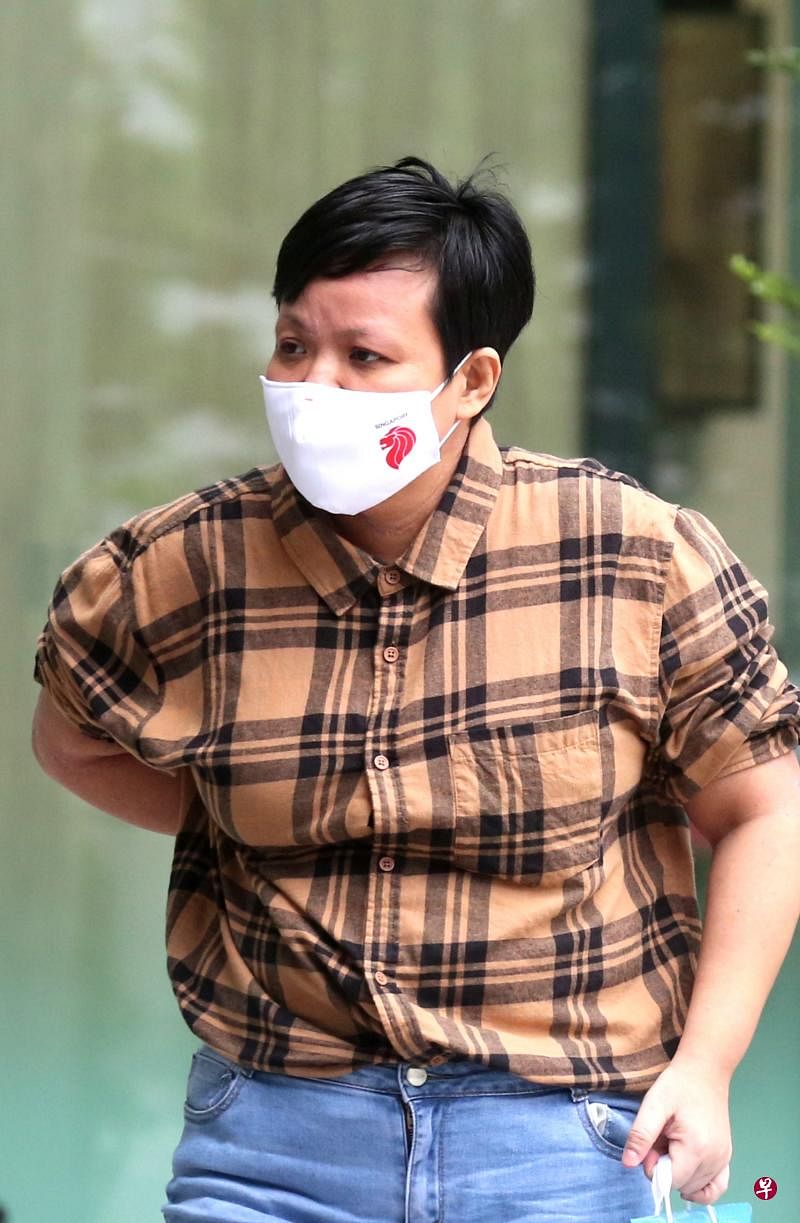 快餐店内吐口水咒骂店长 患精神分裂症妇女判九个月缓刑监视