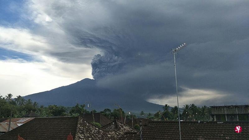 阿贡火山喷发 多趟航班被迫取消或改期