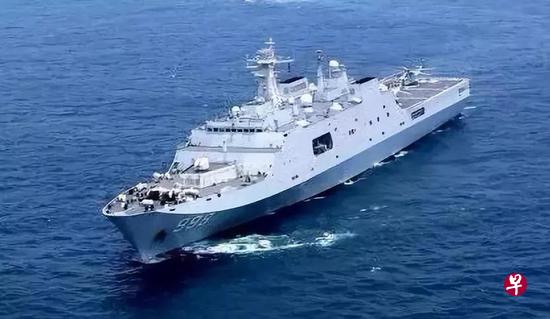 中国海军昆仑山两栖船坞登陆舰