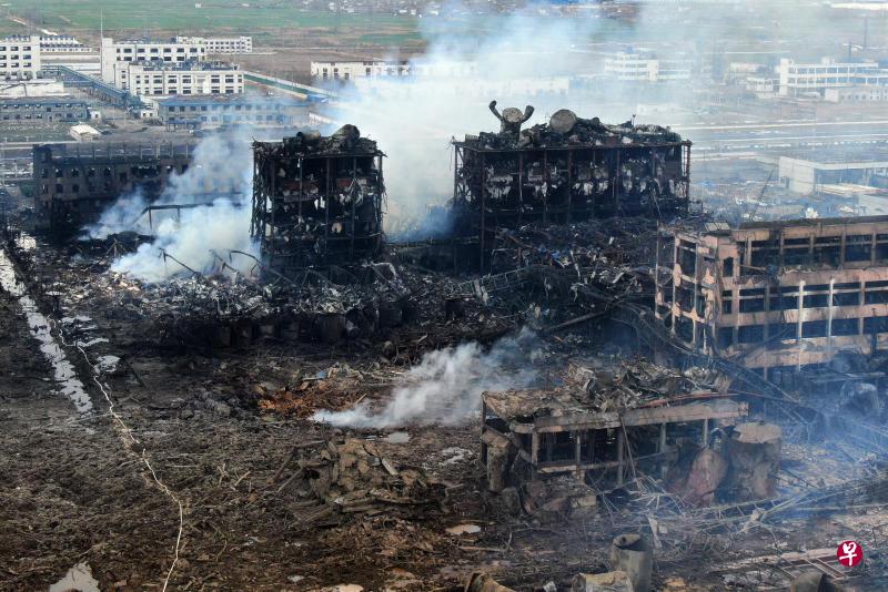 3月22日,航拍江苏盐城响水县陈家港镇江苏天嘉宜化工有限公司爆炸核心