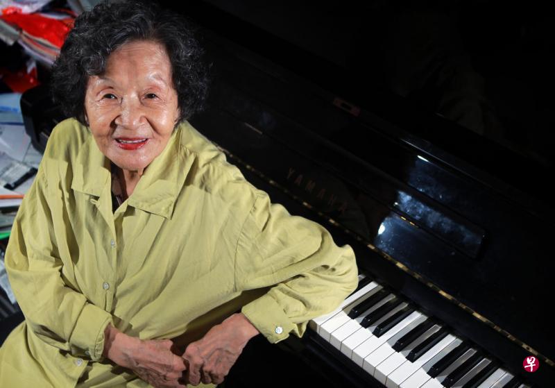 旅居新加坡的中国先驱钢琴家巫漪丽逝世