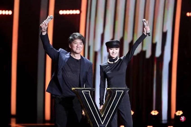 参加《我们的歌》 59岁周华健当新人