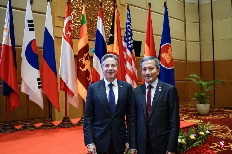 外交部长维文医生（右）会见美国国务卿布林肯，两人再次肯定了新加坡和美国之间极佳和长期的伙伴关系。（外交部提供） 